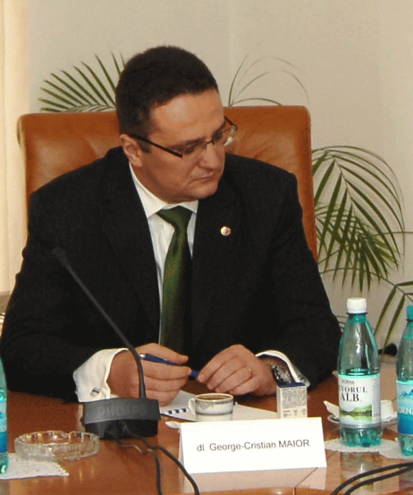Maior: "Eu sper că nu se opune SRI-ului Curtea Constituţională"