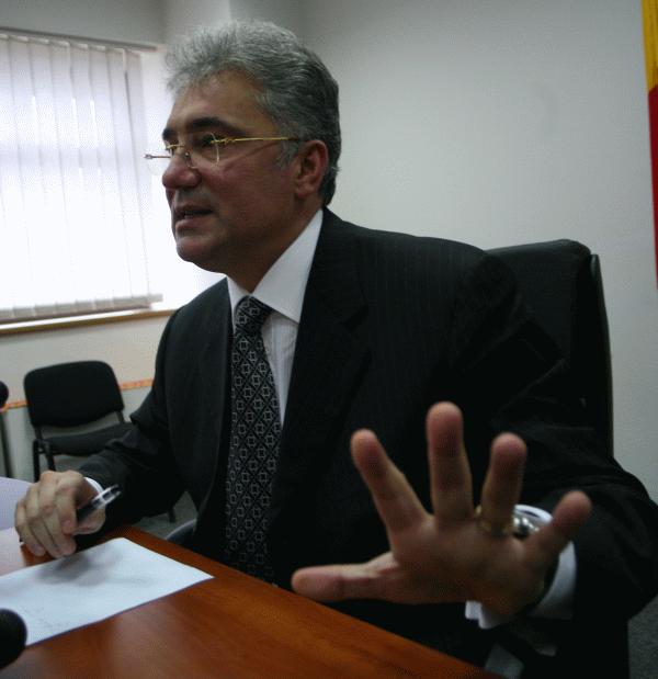 Adriean Videanu iese din arest, fiind pus sub control judiciar