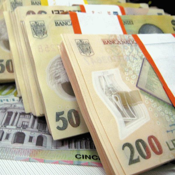 Finanţele au împrumutat 700 de milioane de lei, la un cost minim record