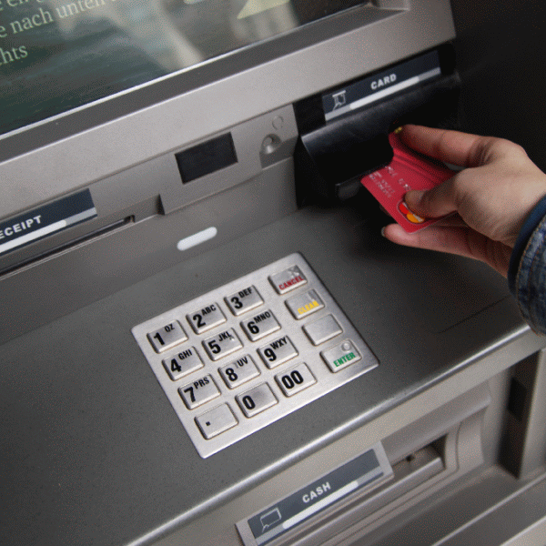 Elveţia şi Comisia Europeană vor schimba automat informaţii fiscale referitoare la conturile bancare
