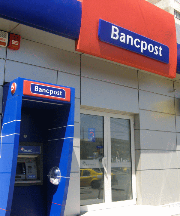Bancpost trebuie să elimine clauzele abuzive dintr-un contract în CHF