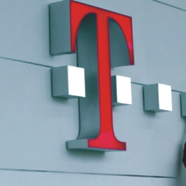 "Telekom România pregăteşte proiecte privind securitatea cibernetică"