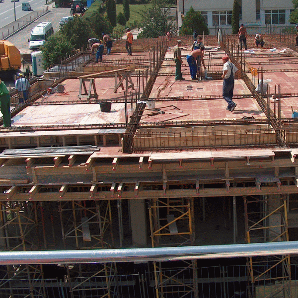 "Nu există premise pentru o creştere constantă relevantă a pieţei construcţiilor"
