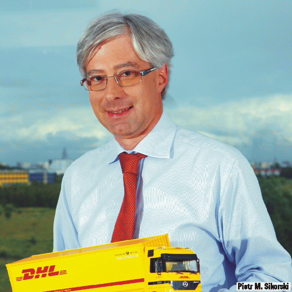 DHL lansează o reţea de transport multimodal Hamburg - China
