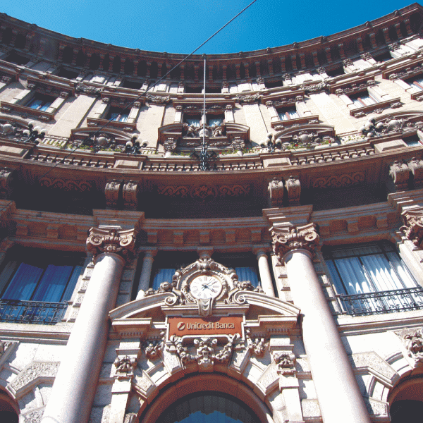 Banca centrală a Chinei preia deţineri la "UniCredit" şi "Monte dei Paschi di Siena"