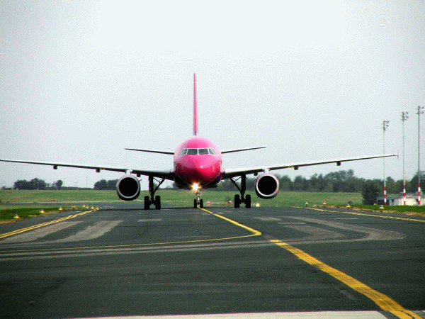 Wizz Air şi aeroporturile Cluj-Napoca şi Târgu-Mureş, investigate de CE