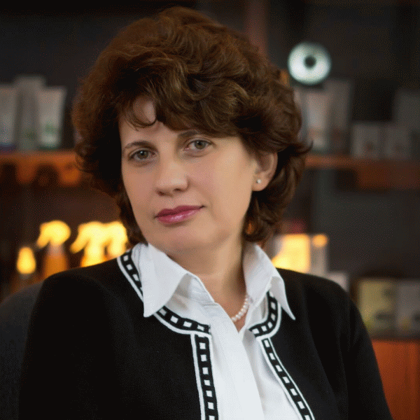 Susana Laszlo, director general Cosmetic Plant