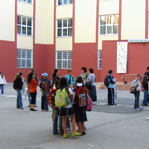 Salarizarea în creştere, educaţia în scădere!