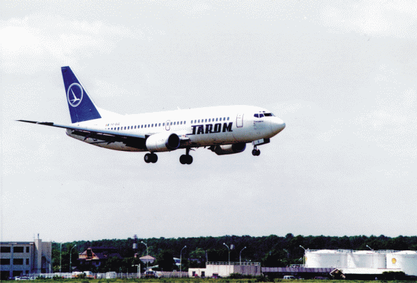"TAROM subminează interesul naţional"