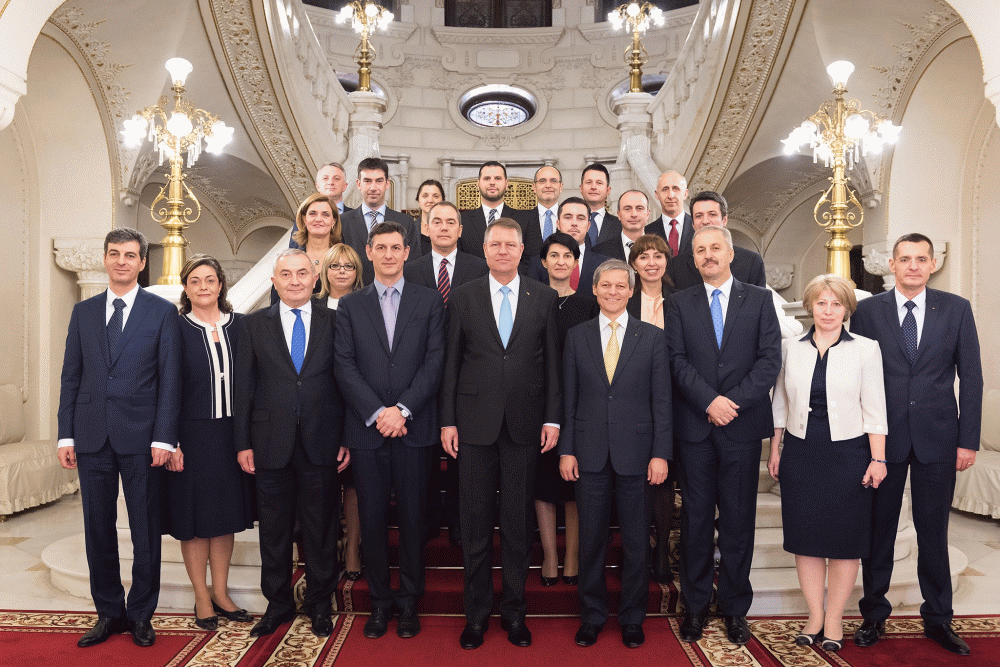 Membrii noului Guvern au depus jurământul de învestitură în funcţie