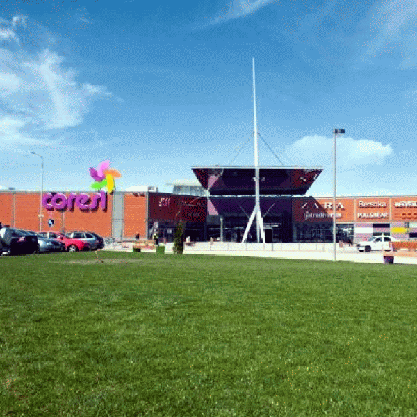 "Stocul de centre comerciale din provincie a depăşit 2 milioane de metri pătraţi"