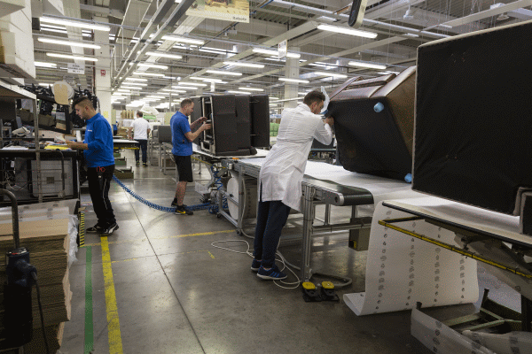 EximBank finanţează Italsofa România cu 10 milioane de euro