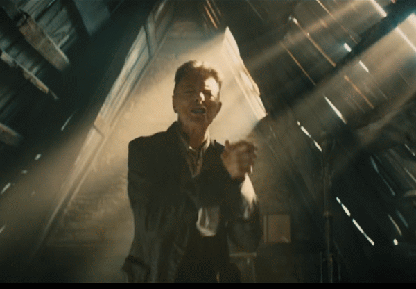 A murit legendarul muzician britanic David Bowie