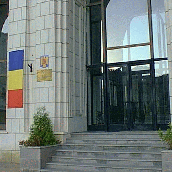 Finanţele au împrumutat, ieri, 600 de milioane de lei de la bănci, pe patru ani 