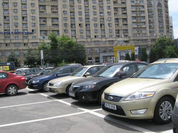 Peste 630.000 de maşini ale unor mărci celebre au probleme cu emisiile