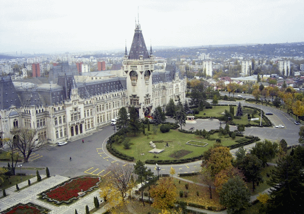"În Iaşi, locuinţele se vând din faza de proiect"