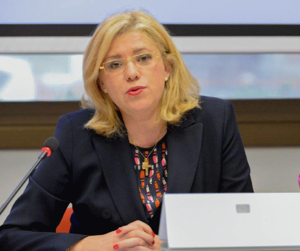 Corina Creţu (Sursa foto: Facebook)
