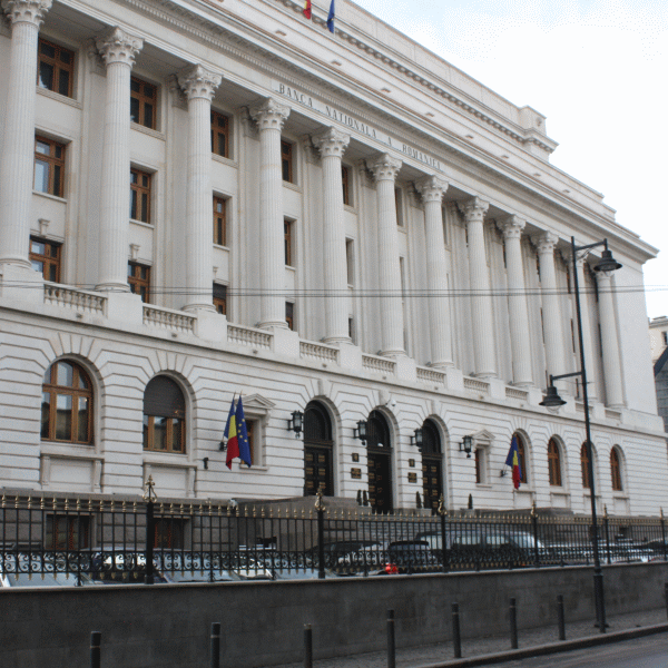 BNR vrea să mute bonusurile bancherilor în buzunarele brokerilor