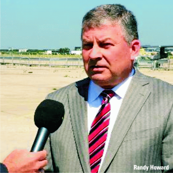 Randy Howard a fost ofiţer timp de 20 de ani în Forţele Aeriene ale SUA, iar în ultimii zece ani a lucrat la Lockheed Martin, din care aproximativ 7-8 ani şi i-a dedicat proiectului F-35. De un an şi jumătate, domnia sa ocupă funcţia de director de dezvoltare pentru F-35, care mai include proiectele F-22 şi F-16.