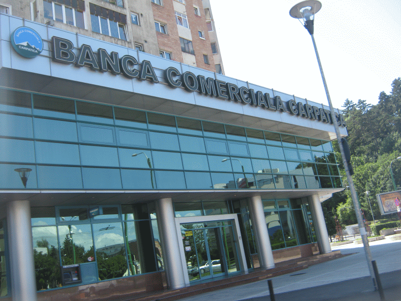Ionuţ Pătrăhău a demisionat de la Banca Carpatica