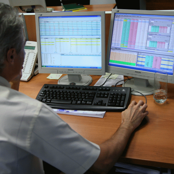 ASF vrea să stimuleze numărul de emitenţi şi lichiditatea, însă acestea sunt în scădere