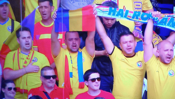 FOTBAL ÎN LIVING - Aleşii lor şi echipa noastră
