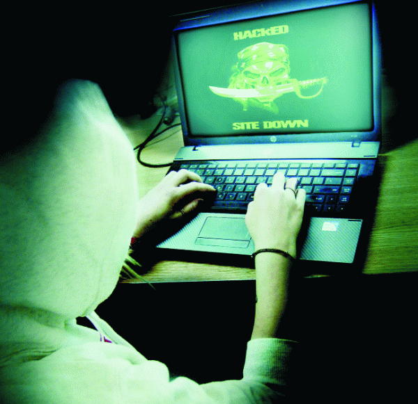 Autorităţile din Virginia infirmă moartea lui Guccifer