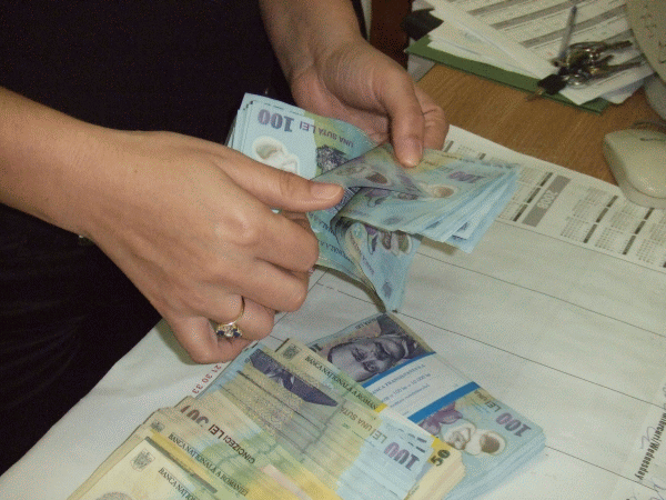 Reprezentanţii statului în AGA companiilor de stat nu vor mai fi remuneraţi