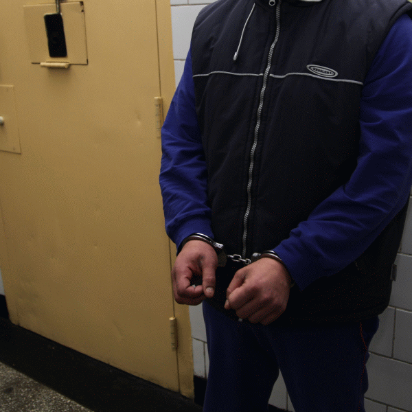 Lucrătorii din penitenciare acuză unele televiziuni de ştiri că instigă la revolte