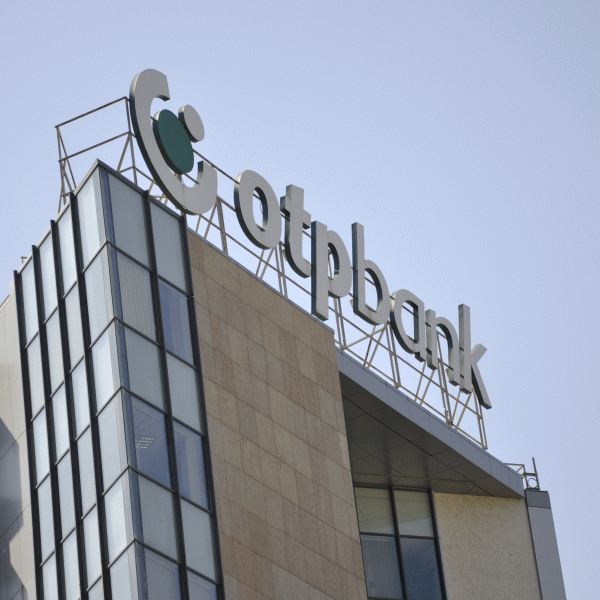 OTP Bank lansează creditul pentru dubla prefinanţare a subvenţiilor APIA