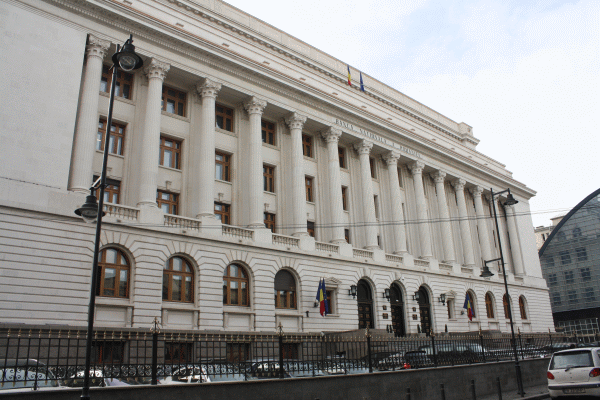 Zamfir cere explicaţii de la ANI pentru ţinerea la secret a salariilor din BNR
