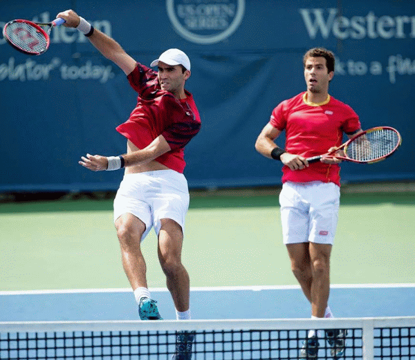 Horia Tecău şi Jean Julien Rojer (Sursă foto: Facebook)