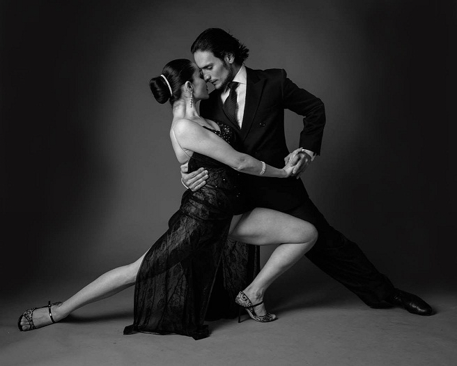 Cântăreaţa Analia Selis, muzicianul Mariano Castro şi regizoarea Alice Barb sunt ambasadorii "săptămânii europene de tango" în România