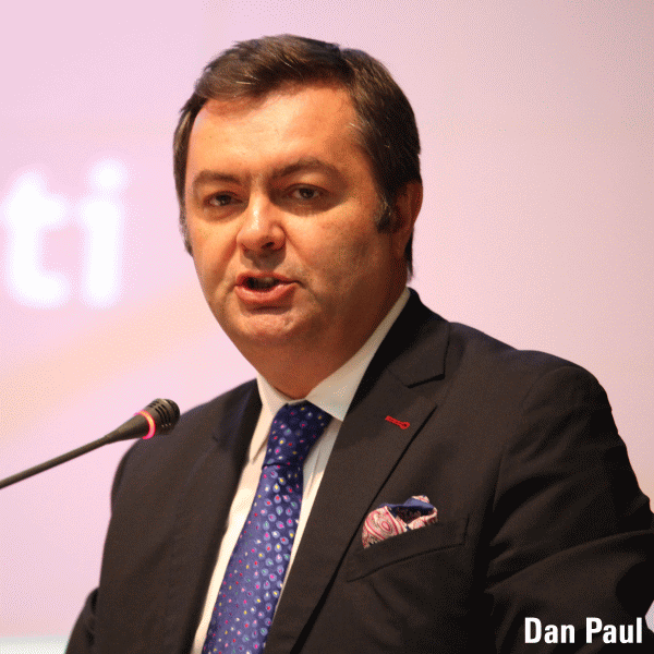 "Companiile de stat trebuie vândute numai prin bursă, pentru eliminarea şpăgii"