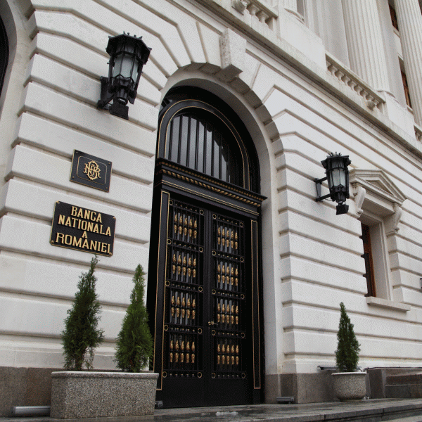 BNR a decis reducerea ratelor rezervelor minime la valută la 10%