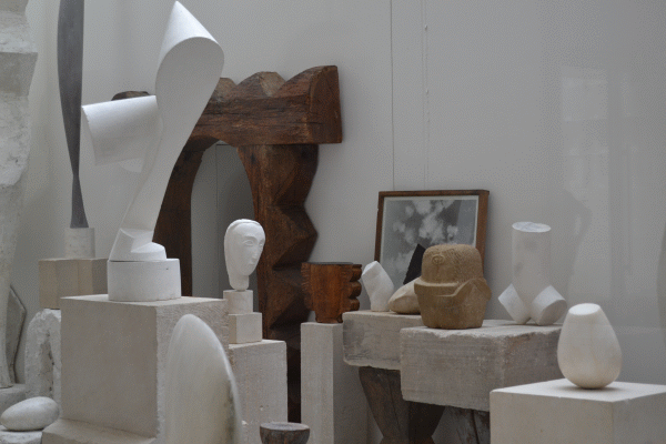 Atelier Brâncuşi la Paris - lemn, piatră, ghips