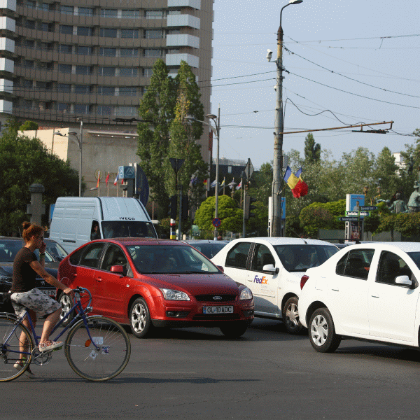 Piaţa maşinilor noi - în creştere cu 15-20%, la finele anului