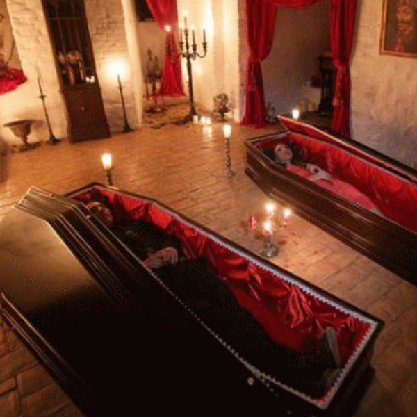 Doi canadieni, primii turişti care au dormit în Castelul Bran după 70 de ani