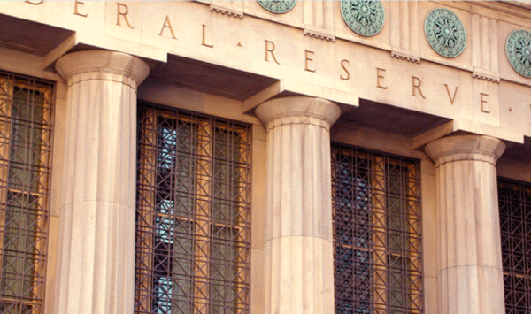 FED păstrează neschimbate ratele dobânzilor 