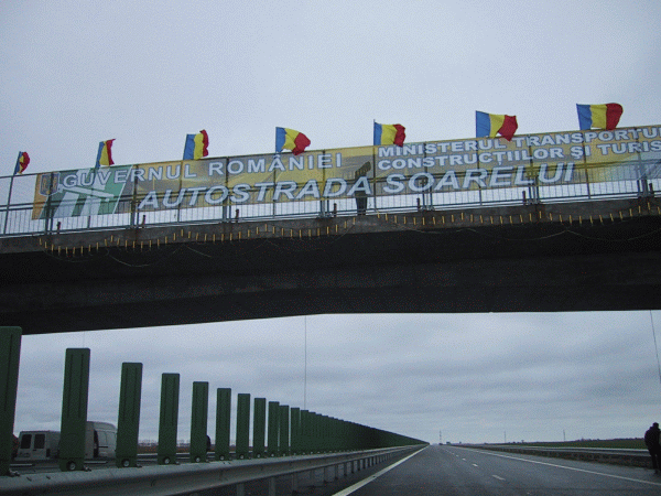 Accident pe A2 în care au fost implicate 17 maşini