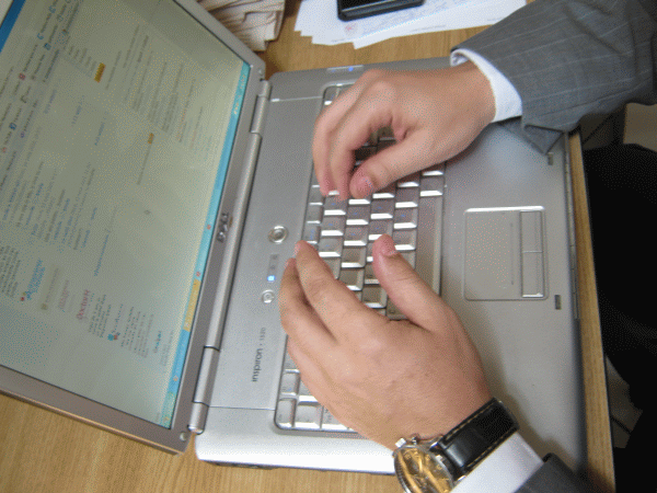 Ţara noastră are 10,6 milioane utilizatori de internet, cu vârste între 16 şi 74 de ani