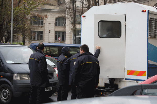 Tânărul din Craiova acuzat de propagandă jihadistă în favoarea ISIS, reţinut de procurori