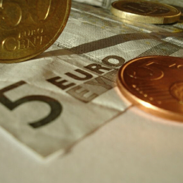 Suciu, BNR: "Doar unele depozite noi vor beneficia, temporar, de suplimentarea garantării"