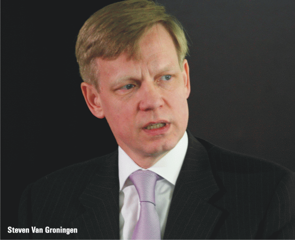 Steven van Groningen a cedat - reduce creditele în CHF cu 25%