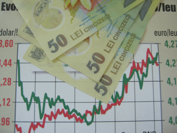 Euro a fost cotat la 4,5115 lei, sub referinţa de vineri