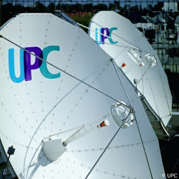 UPC dă cu o mână convorbiri gratuite fix/mobil şi ia cu alta viteza la net
