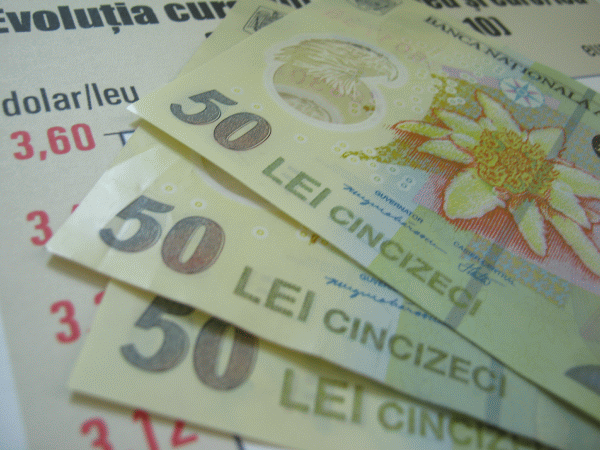 Euro a fost cotat la 4,5509 lei, peste referinţa de ieri