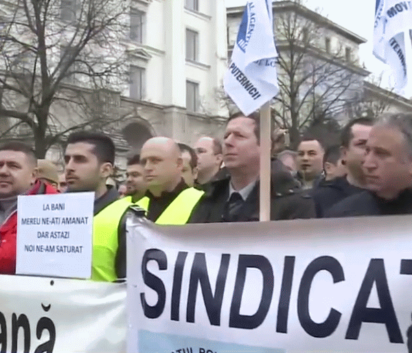 Manifestanţi
