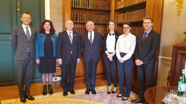 Întâlnire de lucru cu procurorul general al Franţei