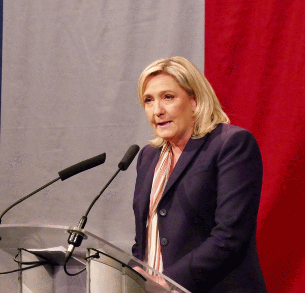 Le Pen, îndemnată să tranşeze între curente rivale în FN 